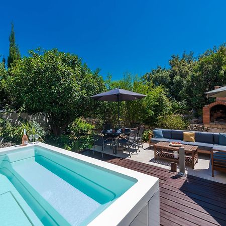 Apartment With Terrace And Mini Pool Green Gold ドゥブロブニク エクステリア 写真