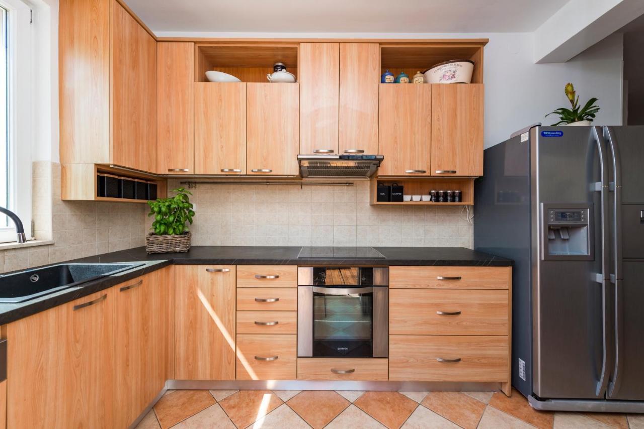 Apartment With Terrace And Mini Pool Green Gold ドゥブロブニク エクステリア 写真
