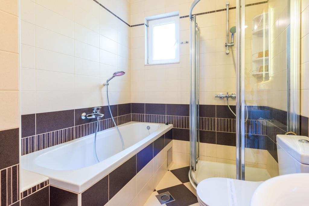 Apartment With Terrace And Mini Pool Green Gold ドゥブロブニク エクステリア 写真